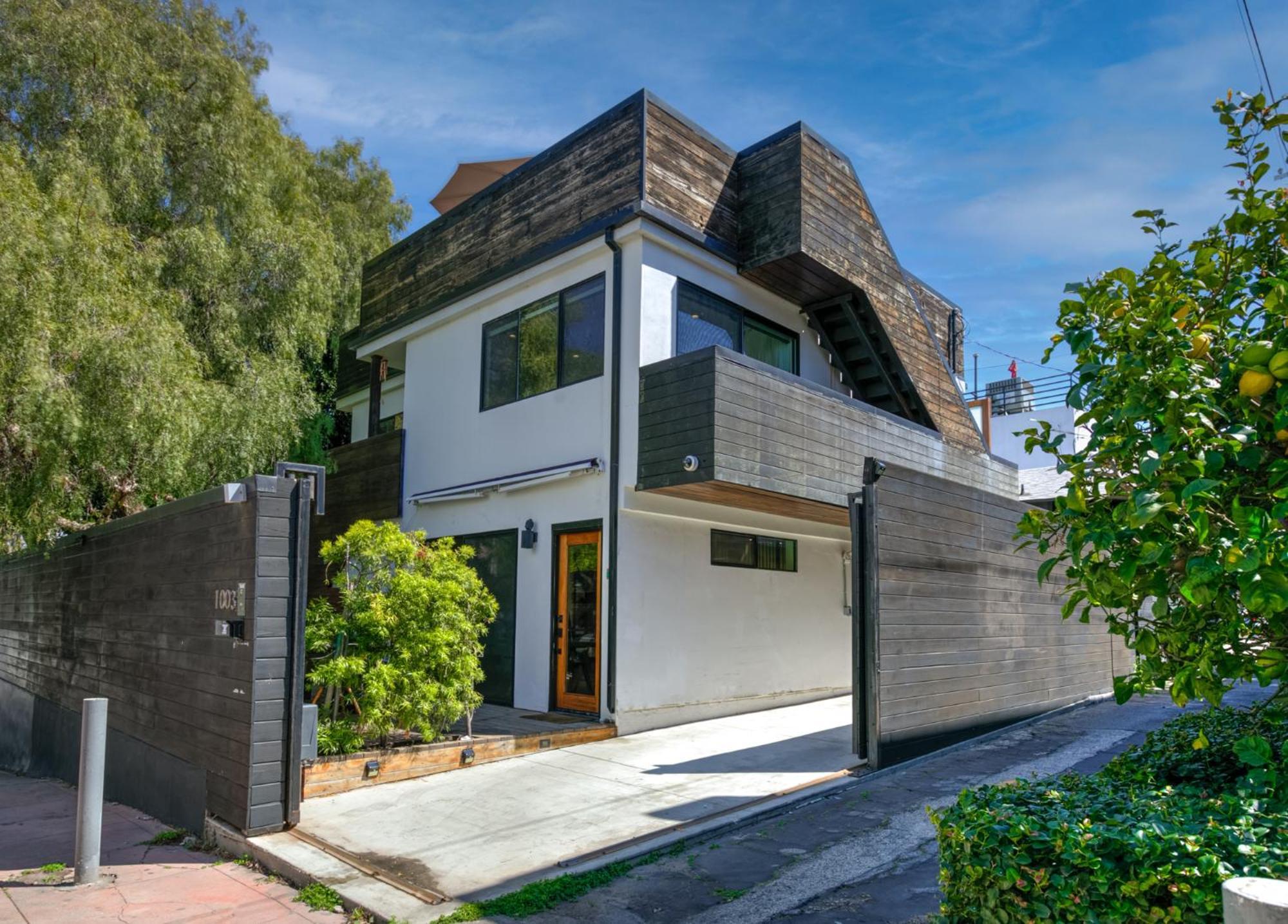 Venice Beach Studio With Large Private Patio Steps To The Beach Los Angeles Exterior photo
