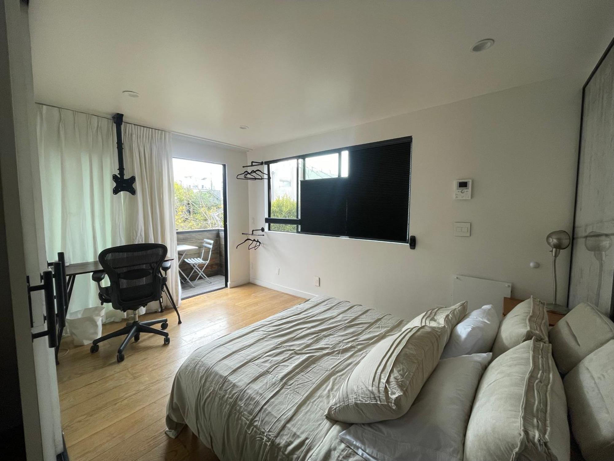 Venice Beach Studio With Large Private Patio Steps To The Beach Los Angeles Exterior photo