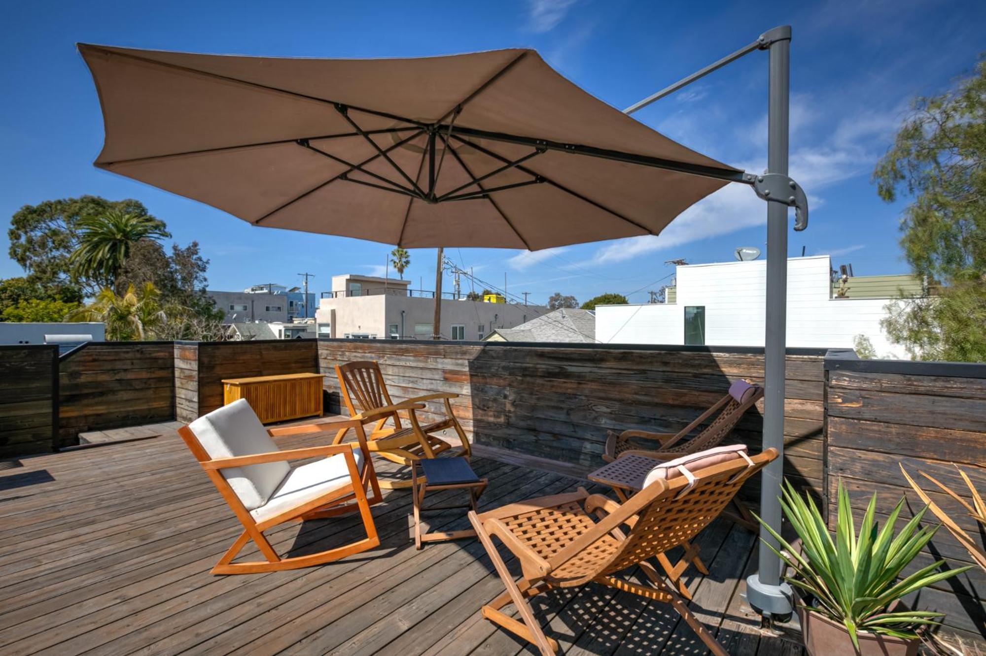 Venice Beach Studio With Large Private Patio Steps To The Beach Los Angeles Exterior photo